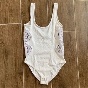 Top Shop White Side Cutout Bodysuit Size 4